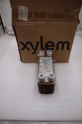 NEW IN BOX Xylem Brazepak BP 400-040/ 569600040001 Plate Heat Exchanger #H967 - Image 1