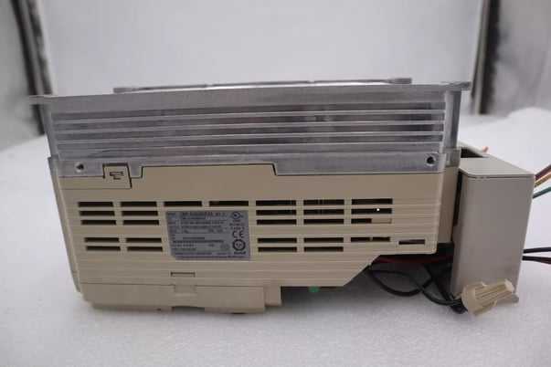 YASKAWA ELECTRIC CIMR-AU4A0004FAA / CIMRAU4A0004FAA REV E VFD DRIVE STOCK 4311 - Image 3