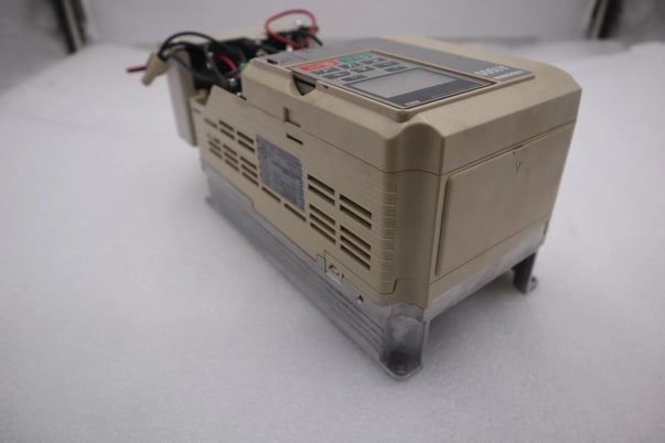 YASKAWA ELECTRIC CIMR-AU4A0004FAA / CIMRAU4A0004FAA REV E VFD DRIVE STOCK 4311 - Image 4