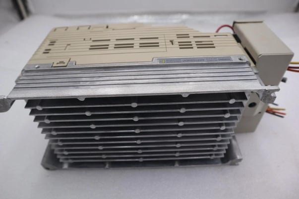 YASKAWA ELECTRIC CIMR-AU4A0004FAA / CIMRAU4A0004FAA REV E VFD DRIVE STOCK 4311 - Image 6