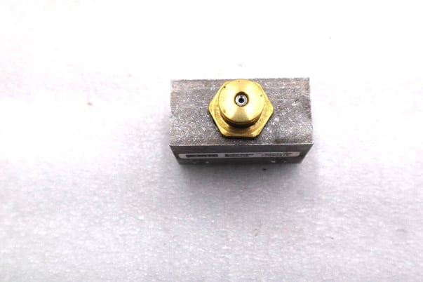 New in box parker 077980319 sp5 2way inline pop valve #l-584 - Image 4