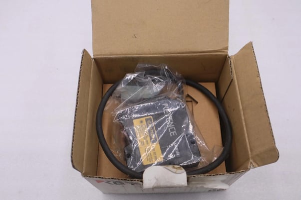 Keyence LK-G152 Laser Displacement Sensor LK-G152 New in Box STOCK 606D - Image 1