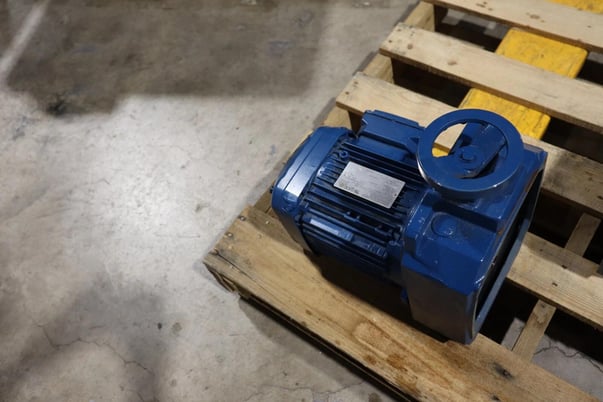 Sew eurodrive sa67 d26 drn90s4/ sa67d26drn90s4 gearmotor-surplus never used hs25 - Image 2