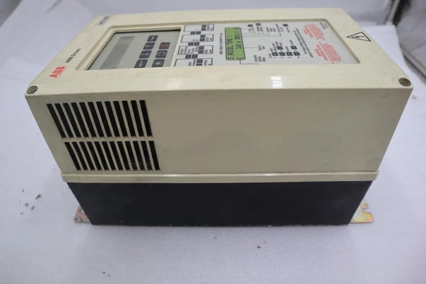 ABB ACS500 AC Drive ACS501-002-4-00P2 2 HP 3 PH STOCK 2267-A - Image 4