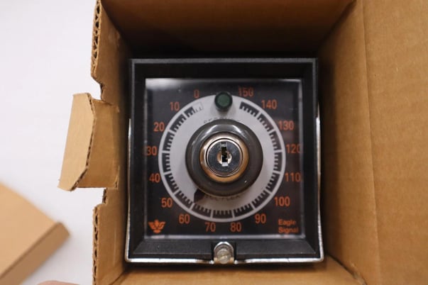 Eagle signal hp52a60107 timer new in box stock g32a - Image 1