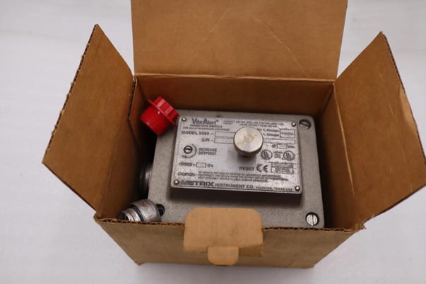 NEW Metrix 5550-011-01 Vibralert Vibration Switch 480V-AC STOCK H933 - Image 1