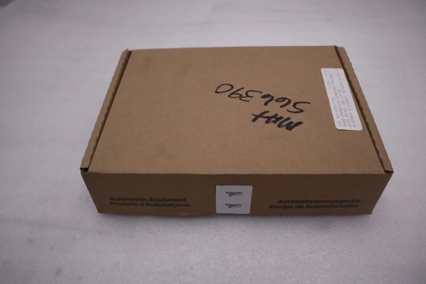 SCHNEIDER ELECTRIC 170ADM69051 TSX MOMENTUM I/O BASE NEW IN BOX STOCK G411 - Image 2
