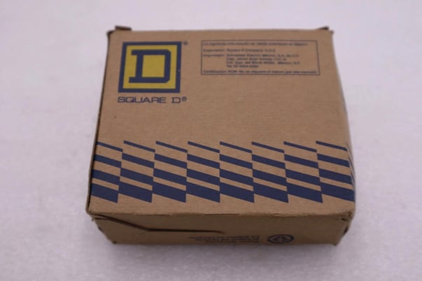 NEW OPEN BOX SCHNEIDER M9F42104 CIRCUIT BREAKER MULTI 9 277V STOCK G907A - Image 4