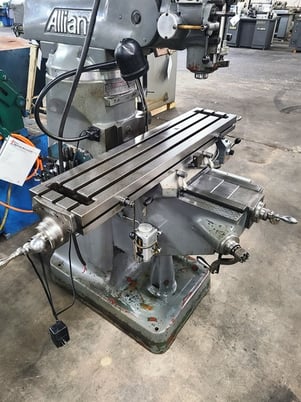 Alliant #RT2, 9" x42"T-slot table, 3 HP, AcuRite II digital read out, one shot lubrication, R-8, Servo 140 - Image 3