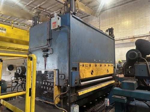 72" x .25" Bradbury, 4-Hi, 11-roll automatic selective hydraulic pull thru leveler, 500 FPM, L to R, 2011 - Image 1
