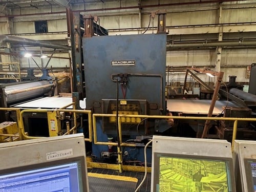 72" x .25" Bradbury, 4-Hi, 11-roll automatic selective hydraulic pull thru leveler, 500 FPM, L to R, 2011 - Image 3