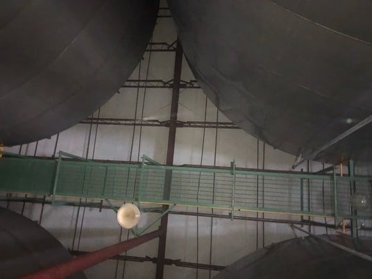 250000 gallon Storage Tank, Food Grade Stainless Steel, w/ internal catwalks & platforms, 1994 (4 available) - Image 1