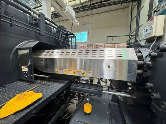 1150 Ton, 186 oz., Hyundai #EDIS-1150DL, Hybrid injection molding machine, 110mm screw, 2014 (5 available) - Image 9