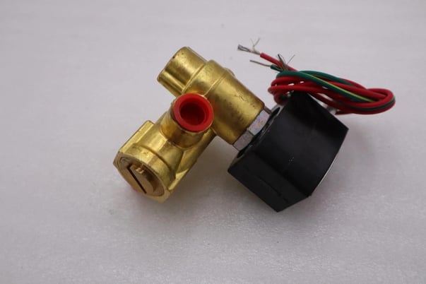 ASCO EF8321G002 Solenoid Valve 3-Way NC 3/8" NEW UNIT STOCK H1175A - Image 1