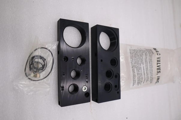 Rexroth Valve R900954260 4WRTE 10 V50l-46/6EG24ETK31/A1M VALVE NEW STOCK H1640 - Image 7