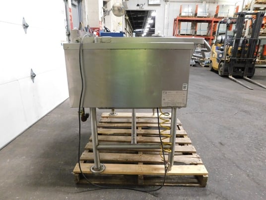Southbend #BGLT-30, tilting skillet braising pan, 30 gallon, 80000 BTU - Image 8