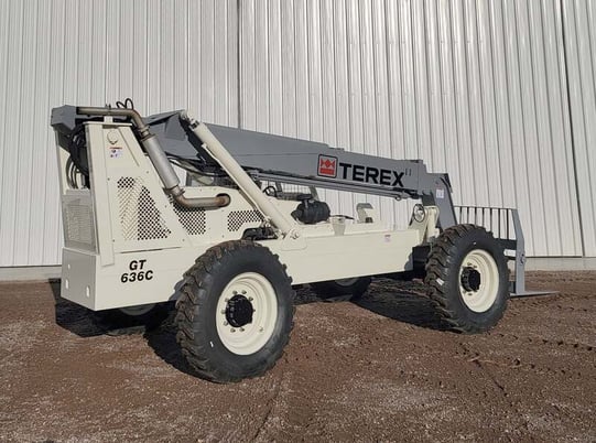 6000 lb. Terex #TH636C, telescopic forklift, 36' lift, John Deere diesel engine, pneumatic tires - Image 4