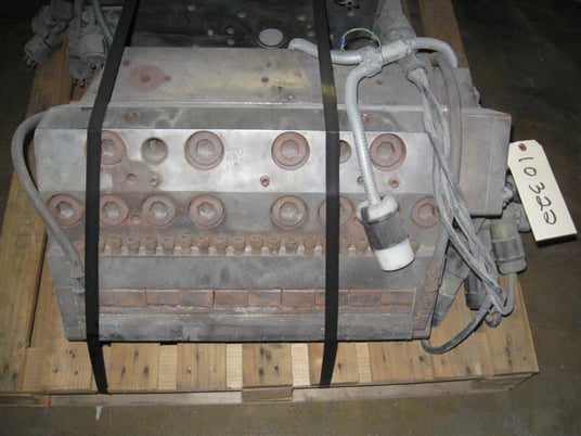 20" Production Inc., Dual Manifold Siding Die, 2" diameter Center Back Entrance, 0.02"-0.06" Gap Opening, 3" - Image 1