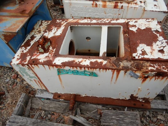 Cincinnati Milacron #CM90/92, Distribution Gear Box Housing, for Conical Twin Screw Extruder, Requires Gears - Image 7