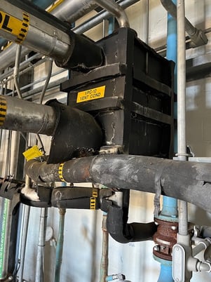 150 psi shell, 150 psi tube, Xchanger, Stainless Steel Shell/Tube Heat Exchanger, 450&deg;F, 2002 - Image 1