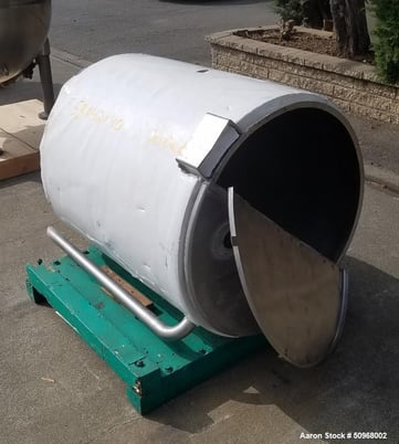 115 gallon Stainless Steel Vertical Insulated Tank, Hinged Cover, 3-Leg Mount, 30" diameter x 38" straight - Image 1