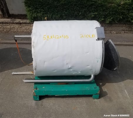 115 gallon Stainless Steel Vertical Insulated Tank, Hinged Cover, 3-Leg Mount, 30" diameter x 38" straight - Image 2