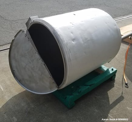 115 gallon Stainless Steel Vertical Insulated Tank, Hinged Cover, 3-Leg Mount, 30" diameter x 38" straight - Image 3