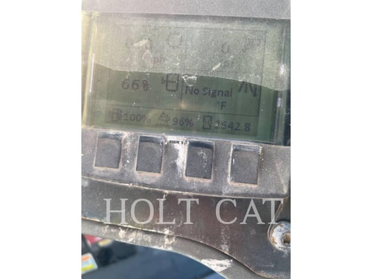 Caterpillar CB15, Vibratory Single Drum Pad, 2543 hours, S/N: M9400166, 2019 - Image 5