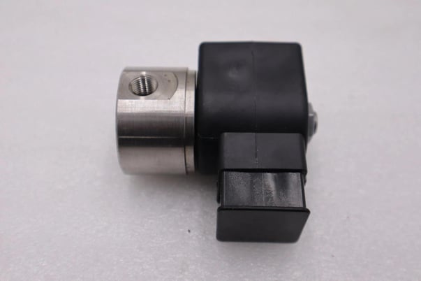 Parker 71216sn1gl00n0d100c2 24vdc psi 500 1/16 10watts stock h1329a - Image 4