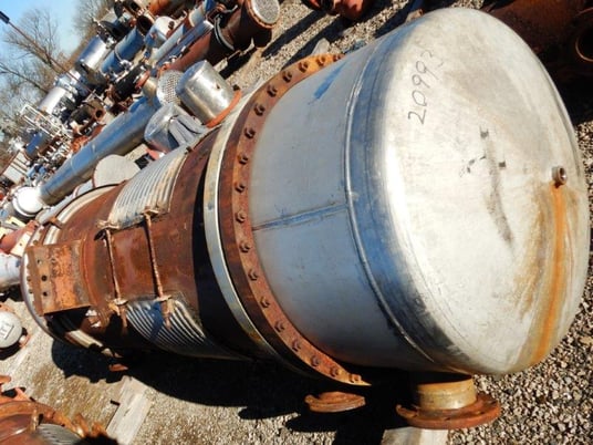 1595 sq.ft., 150 psi shell, 150 psi tube, Kopetz Inc., Shell/Tube Heat Exchanger, Vertical, 300&deg;F, 1984 - Image 3
