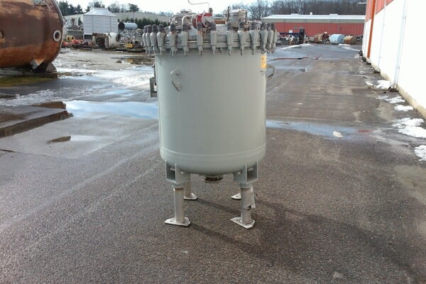 200 gallon DeDietrich, Vertical Glass Lined Tank, Non Jacketed, 3009 Glass, 100 psi/FV @ 500&deg;F Internal - Image 6