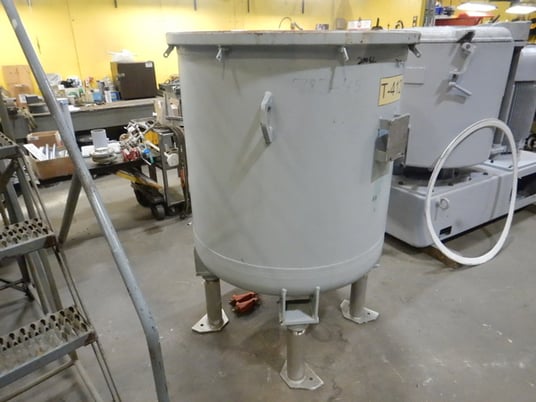 200 gallon DeDietrich, Vertical Glass Lined Tank, Non Jacketed, 3009 Glass, 100 psi/FV @ 500&deg;F Internal - Image 10