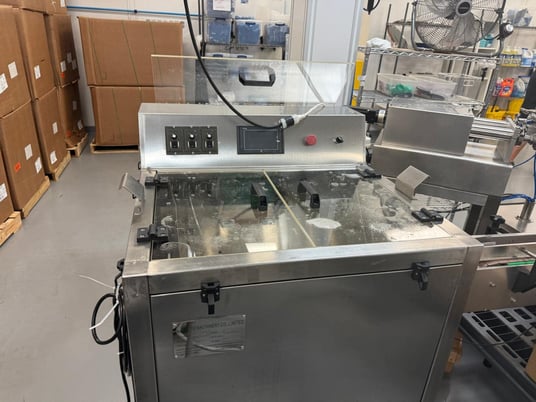 YQ Machinery Co #YQLP-100 #YQGZ-50, Unscrambler Filling & Capping Machine, dual piston filler, 80 BPM, 2018 - Image 3