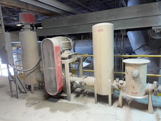 MAC, Vacuum Conveyor, w/Sutorbilt Vacuum Pump, 16" Hg, 15 psi, 2440 RPM max, 75 HP, 1780 RPM, 230/460 V - Image 1