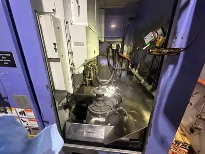 Mitsubishi #SE25A, CNC gear shaper, Fanuc 32iMB, 10" dia., chip conveyor, 2014 - Image 5