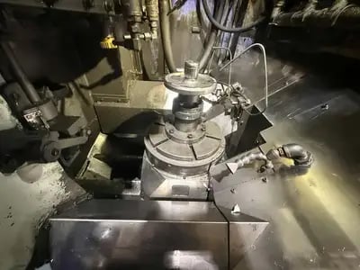 Mitsubishi #SE25A, CNC gear shaper, Fanuc 32iMB, 10" dia., chip conveyor, 2014 - Image 7