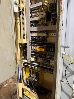 Mitsubishi #SE25A, CNC gear shaper, Fanuc 32iMB, 10" dia., chip conveyor, 2014 - Image 10