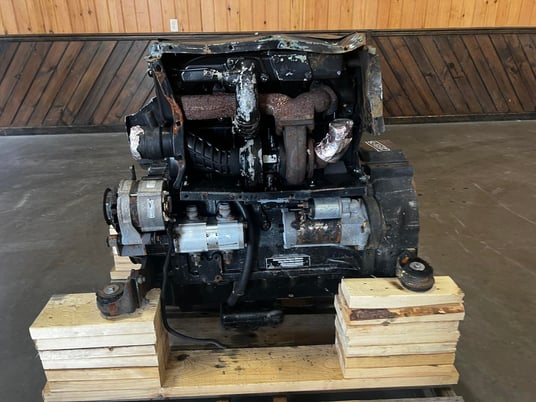 Deutz #BF4L914, industrial engine, air cooled, some damage from handling - Image 1
