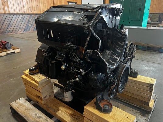 Deutz #BF4L914, industrial engine, air cooled, some damage from handling - Image 4