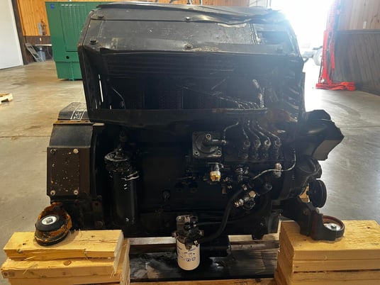 Deutz #BF4L914, industrial engine, air cooled, some damage from handling - Image 5