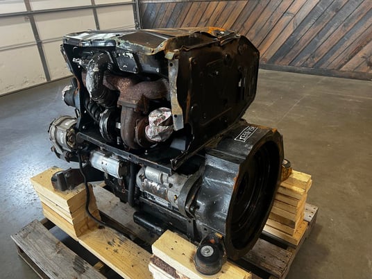 Deutz #BF4L914, industrial engine, air cooled, some damage from handling - Image 8