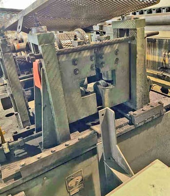 9 Stand, Yoder, rollformer, 24" roll space, 3" diameter arbors, 5.5"-10" vertical adj., 18" horizontal centers - Image 7