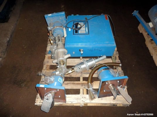 Novatec #MCS-206, 3 component volumetric blend system, pneu pump - Image 9