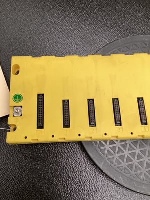 Fanuc a03b-0819-c001 10 slot i/o base unit abu10a used - Image 2