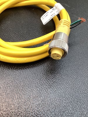 Pepperl+fuchs 912580 female cordset 7/8in 3-pin stoow used - Image 3