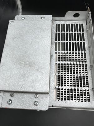 SCHNEIDER ATV212HD22N4 Variable Speed Drive USED - Missing Front Cover - Image 5
