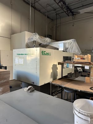 243 Ton, 15.4 oz., Toshiba #EC240NIIV30-8B, horizontal plastic injection molder, 24.02" x 22.05" tie bar - Image 1
