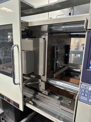 243 Ton, 15.4 oz., Toshiba #EC240NIIV30-8B, horizontal plastic injection molder, 24.02" x 22.05" tie bar - Image 3