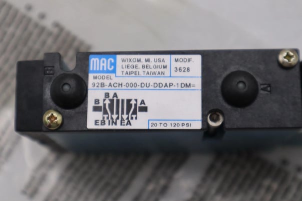 New mac 92b-ach-000-du-ddap-1dm 24vdc 120psi stock h802a - Image 2