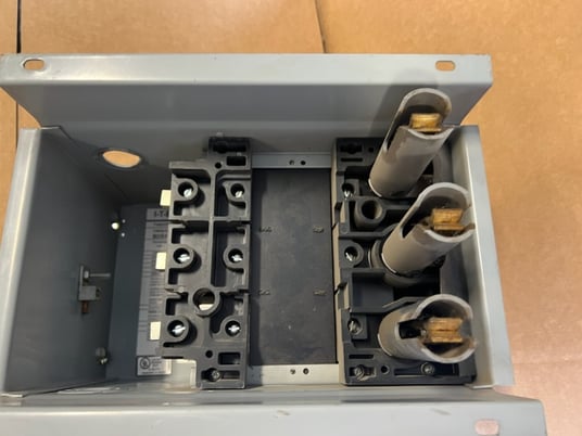 60 Amps, Bulldog bus plug, cat #BOS14352, 480 Volts, 3p3w - Image 3